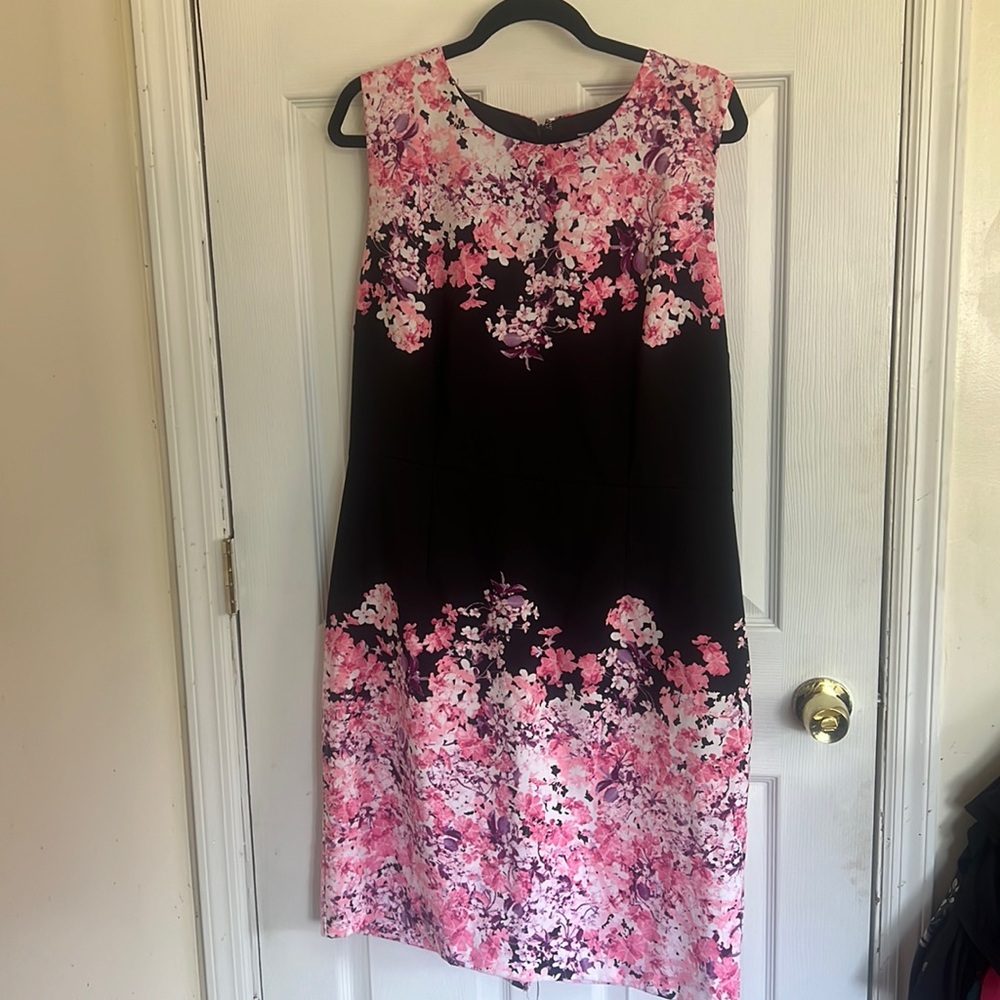 New York & Company Sakura Blossom dress, size 16